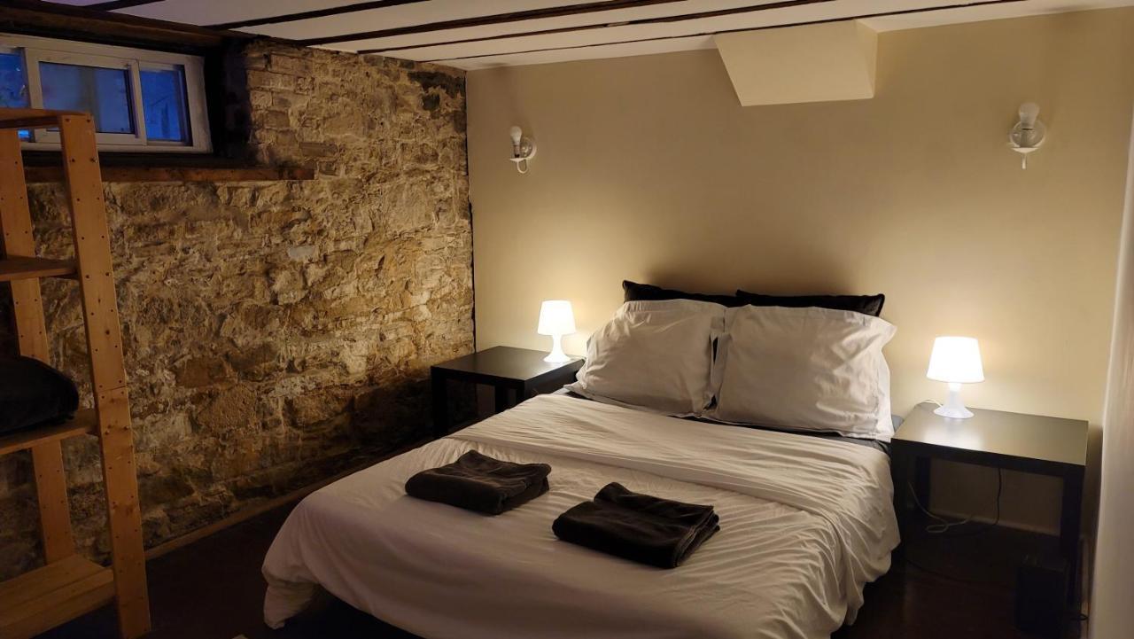 Cozy Downtown Private Rooms Near Ago โตรอนโต ภายนอก รูปภาพ