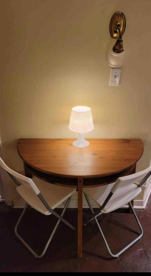 Cozy Downtown Private Rooms Near Ago โตรอนโต ภายนอก รูปภาพ